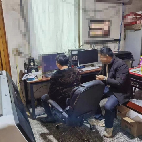 一臺(tái)喜標(biāo)，吊牌菲林打印機(jī)安裝完成